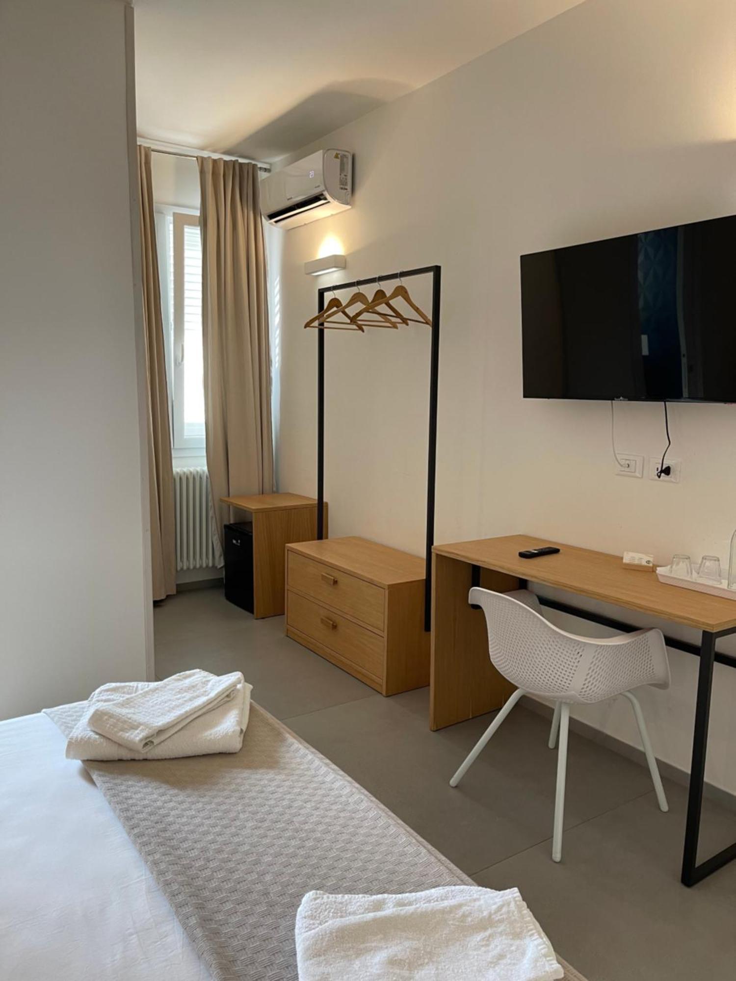 Double Room,1556731291:JPEG